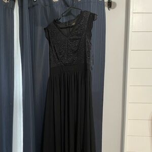 Dressystar Women’s V Neck Sleeveless Lace Bridesmaid Dress Wedding Party Gown